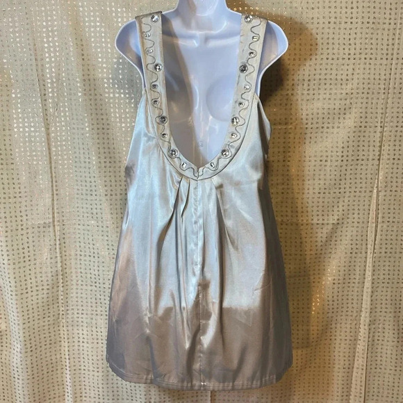 Alexia Admor Sliver Backless Dress with Beaded Neckline - Picture 3 of 9